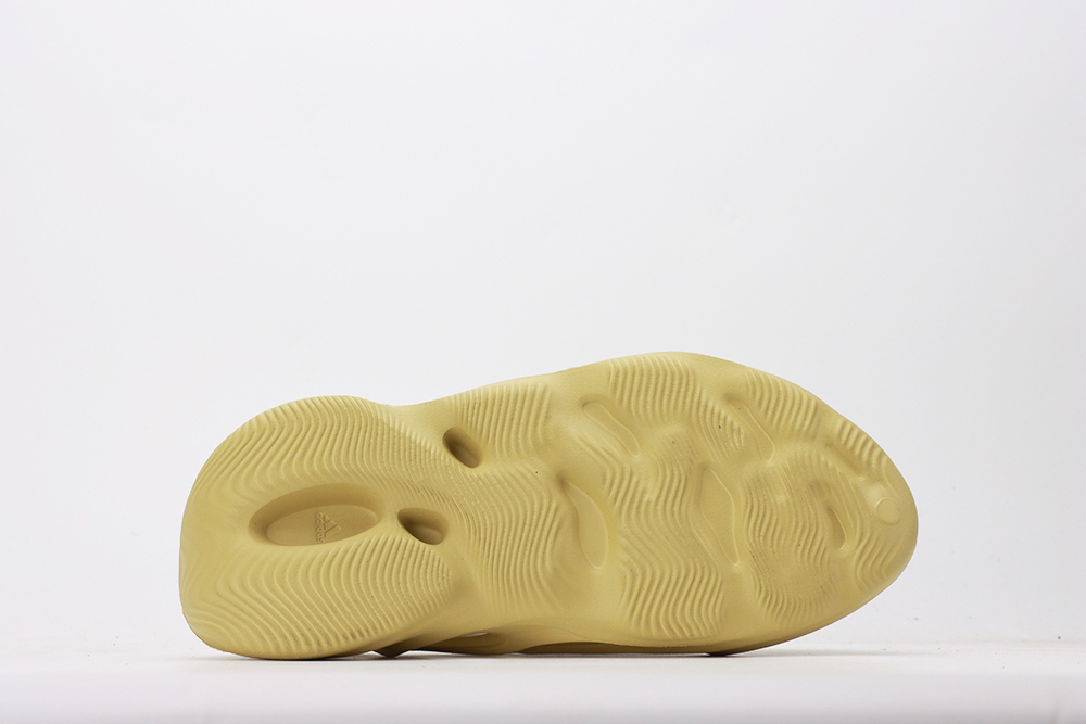 YEEZY FOAM RUNNER ‘SULFUR’ REPS