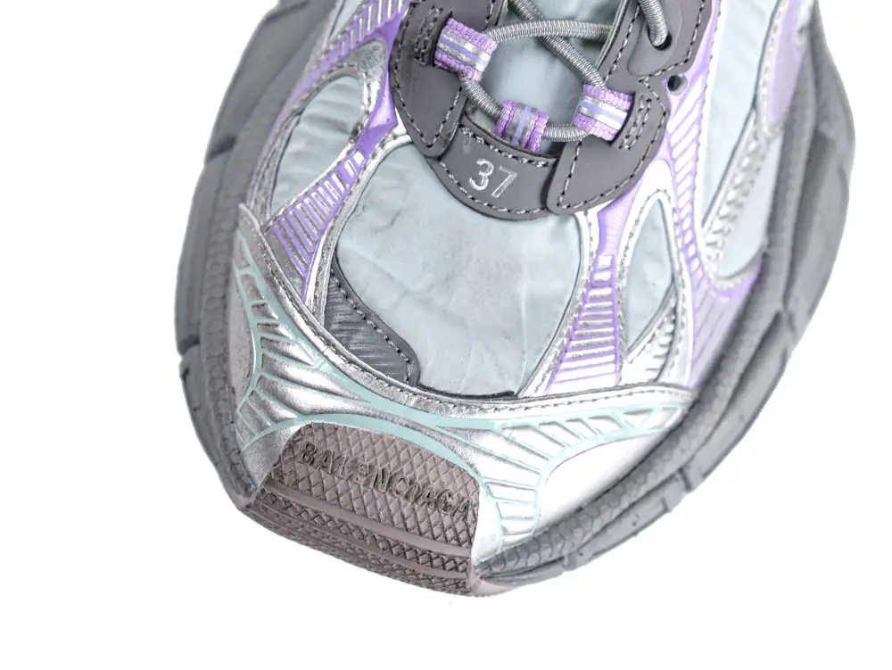 Top view of the shoe toe