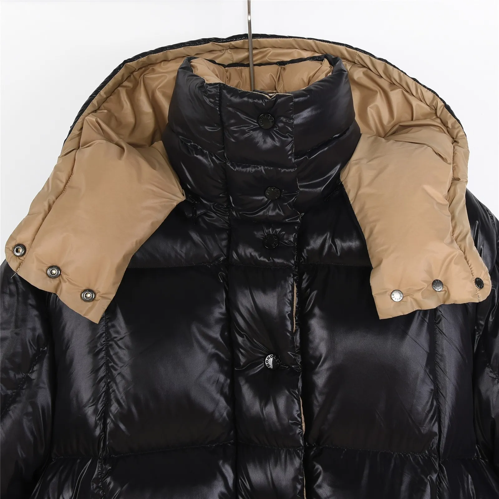 Collar Details
