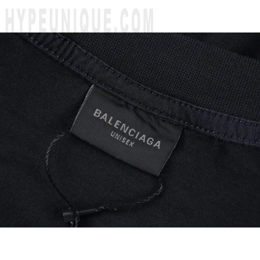 a zipper on a grey fabric