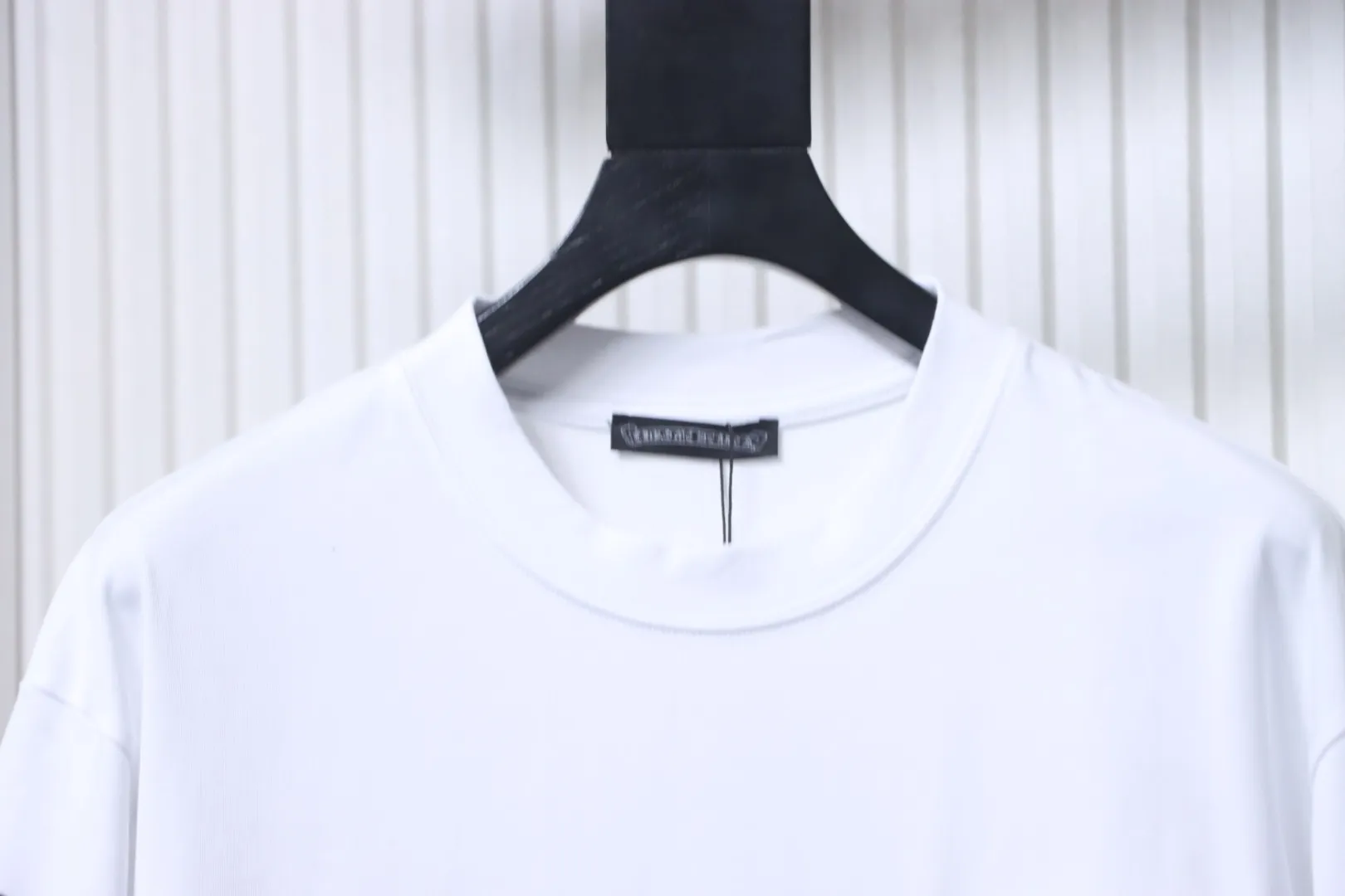 Neckline