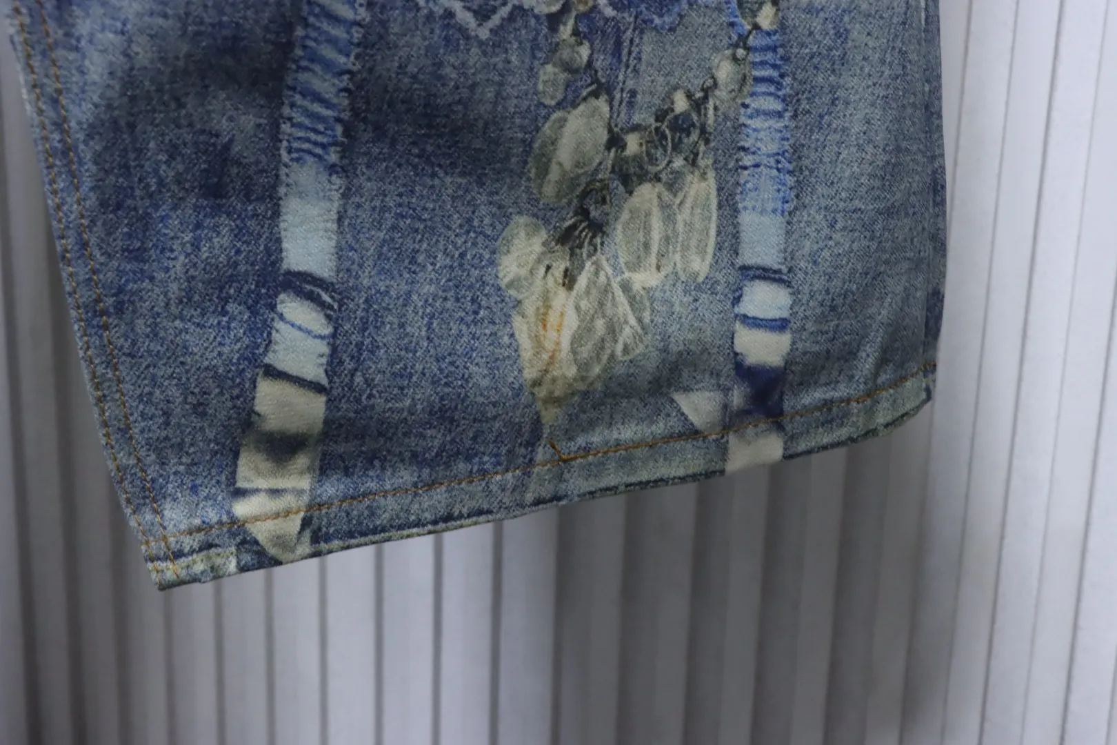 Bottom Hem Detail