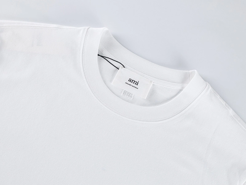 AMI Heart Logo Embroidered T-shirt