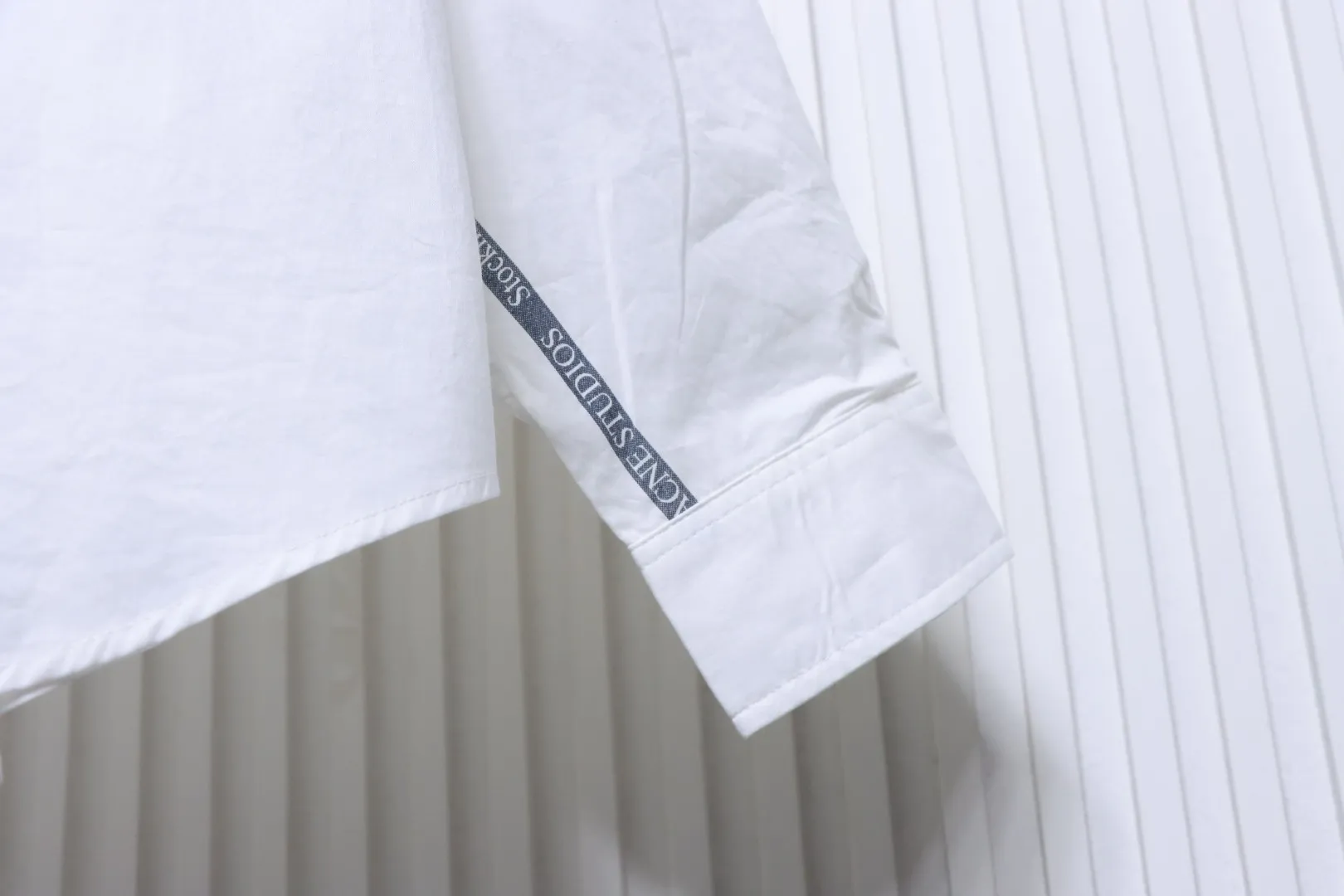 Long Sleeve Detail