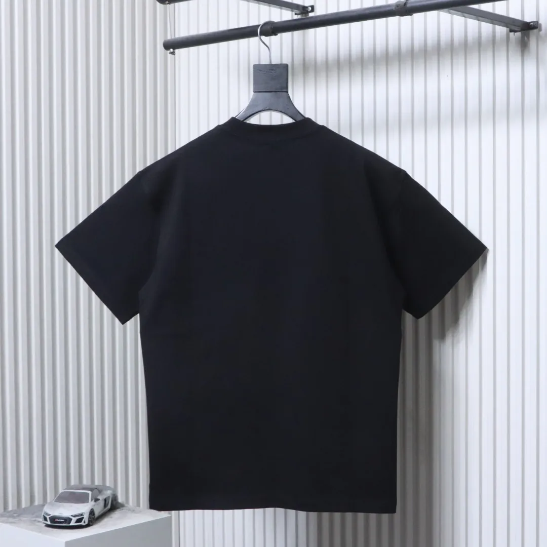 Back Well Done 3D Letter Heart Logo T-Shirt