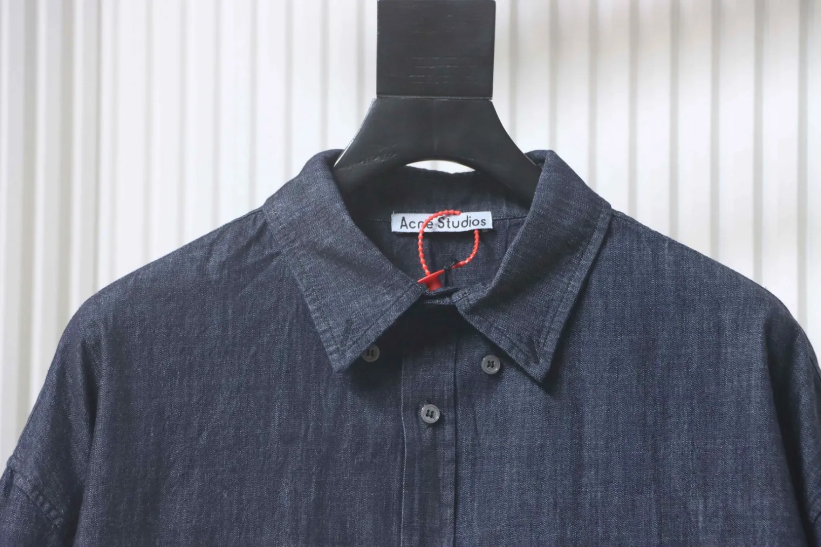 Close-up View of Collar