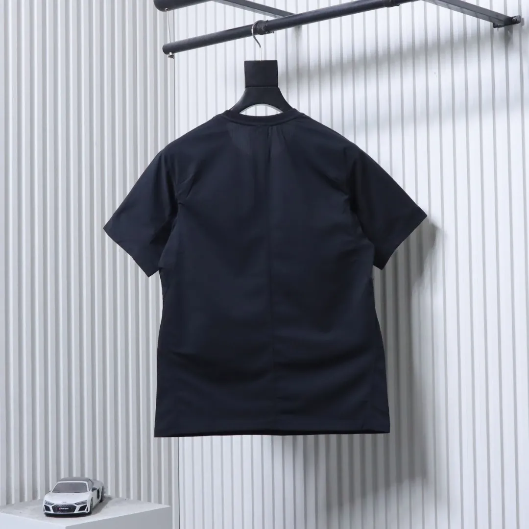 Back of Quick-Drying Crew Neck Sports T-Shirt Color Black