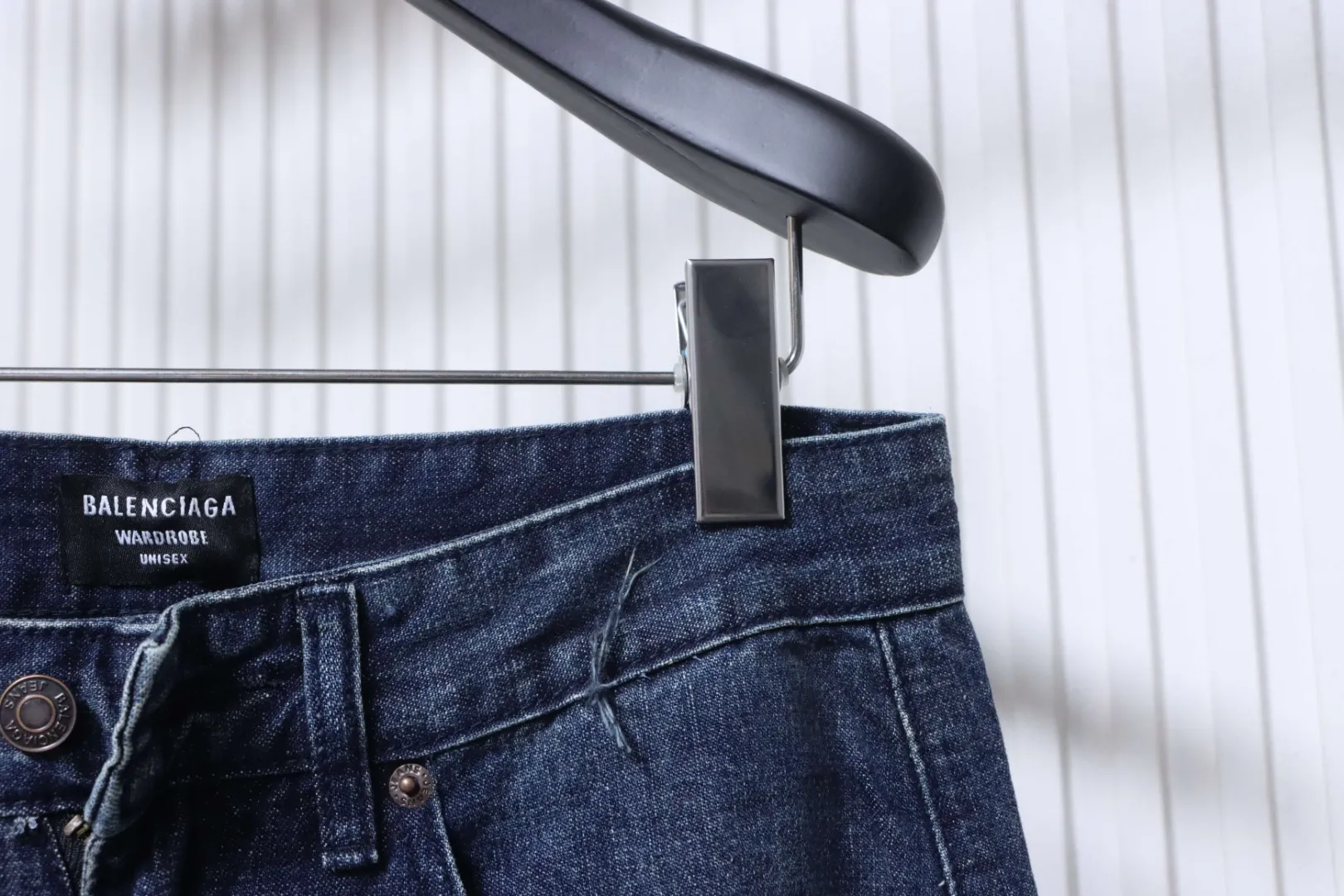 Half View Waistline