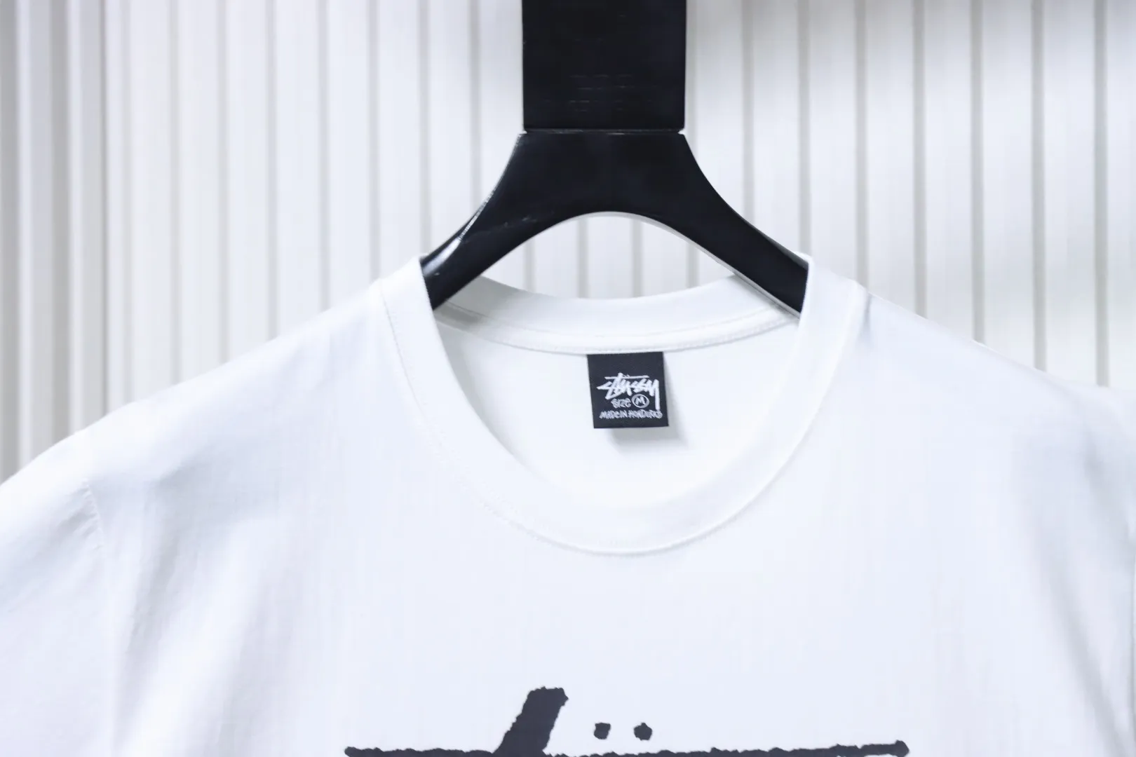 Neckline