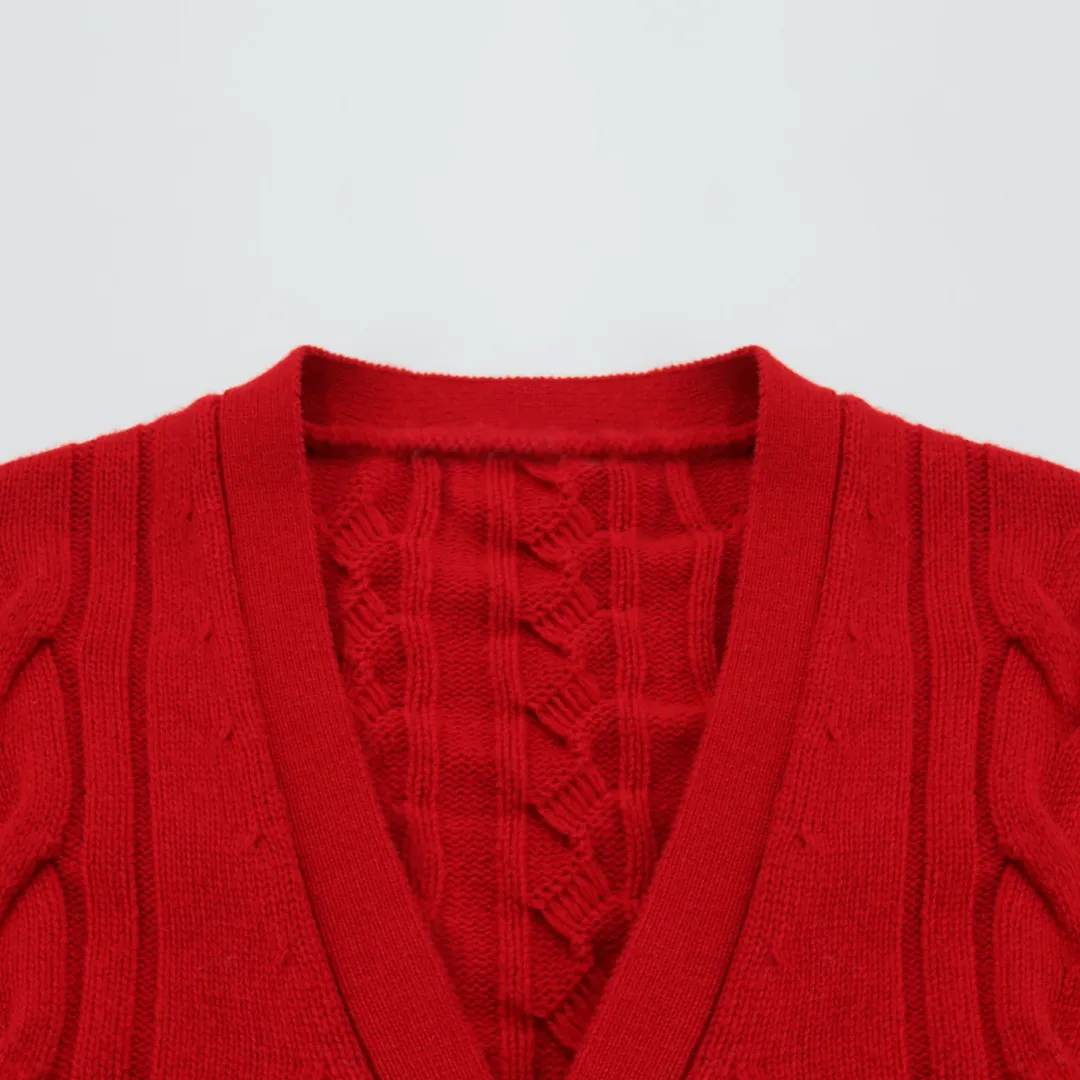 V-Neck Details