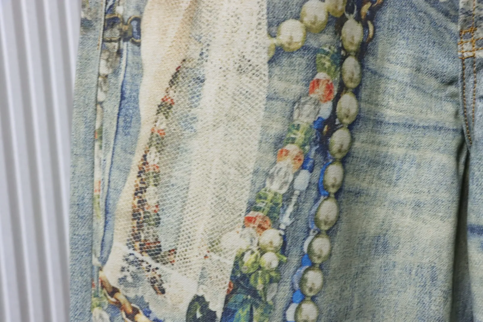 1981 Lace Peral Detail