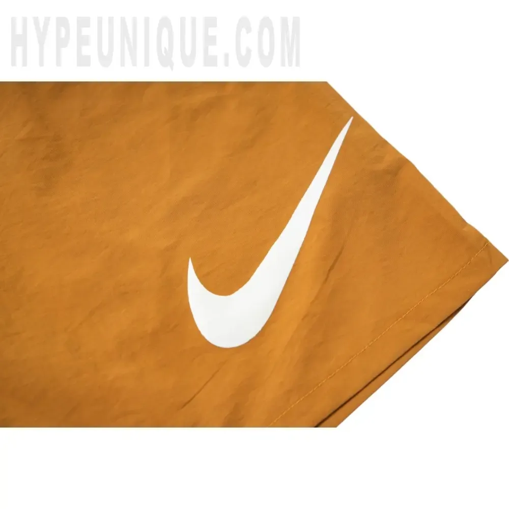 Back brand logo print on the shorts.