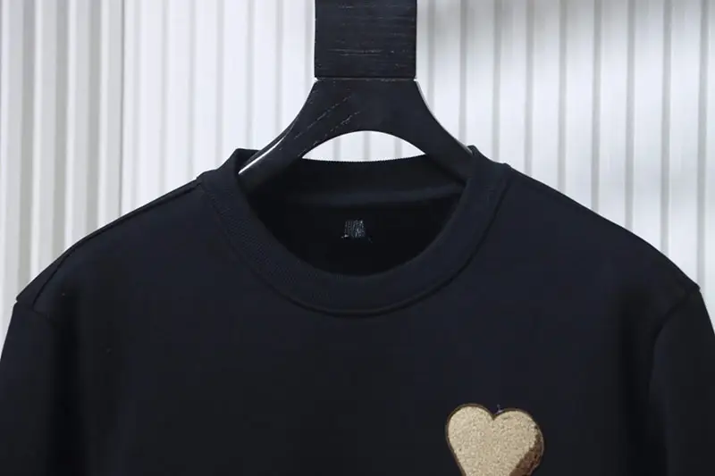 Neckline
