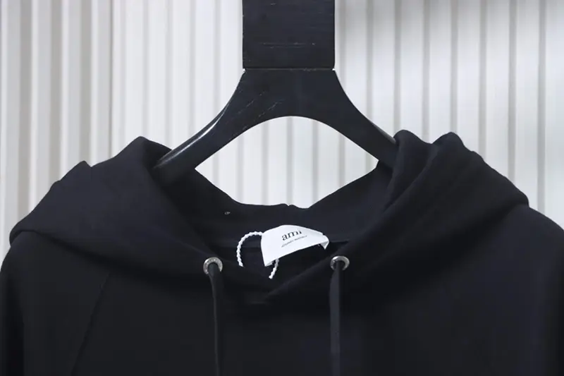 Neckline