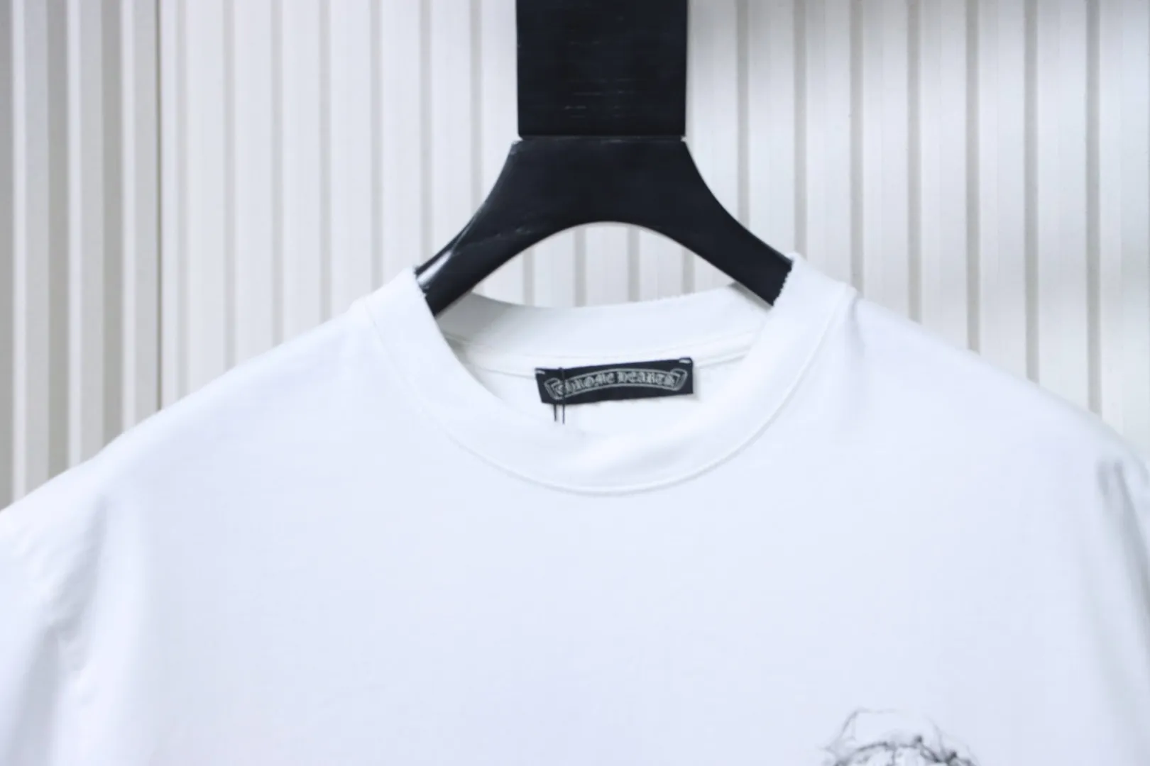 Neckline