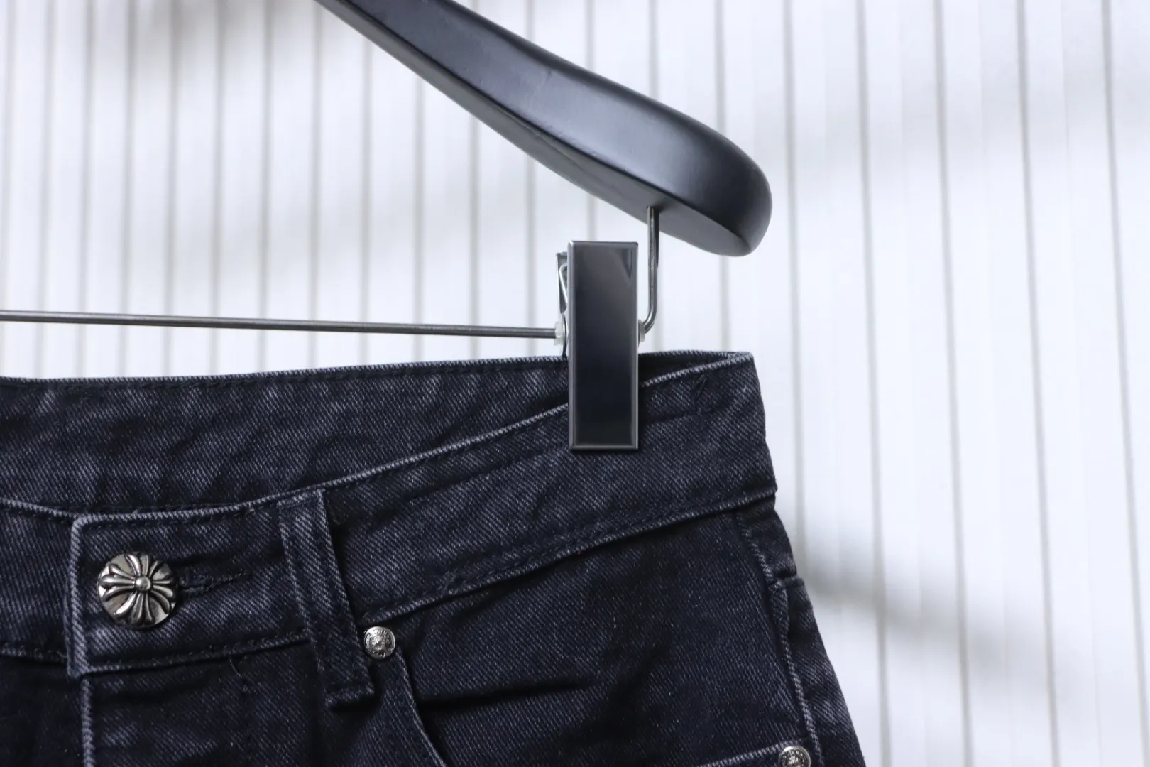 Half View Waistline
