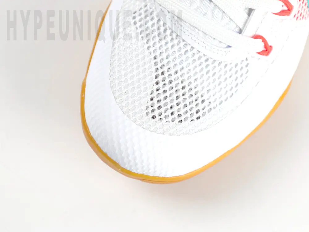 White toe cap