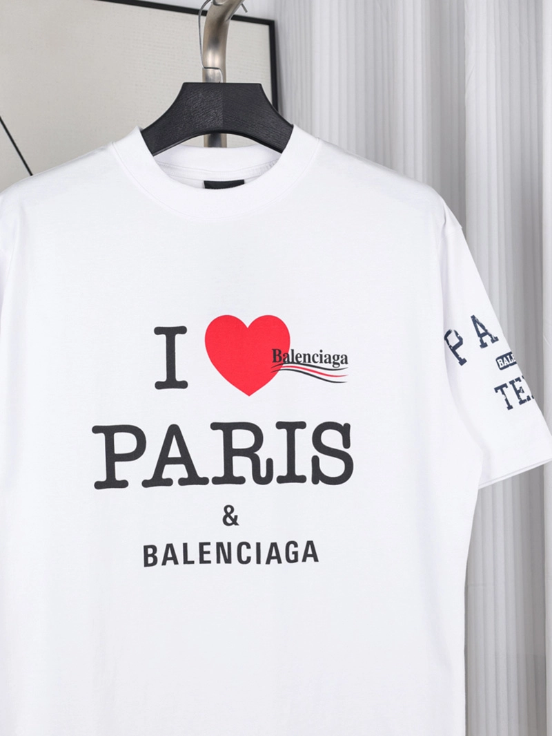 Heart Graffiti Logo Print T-Shirt