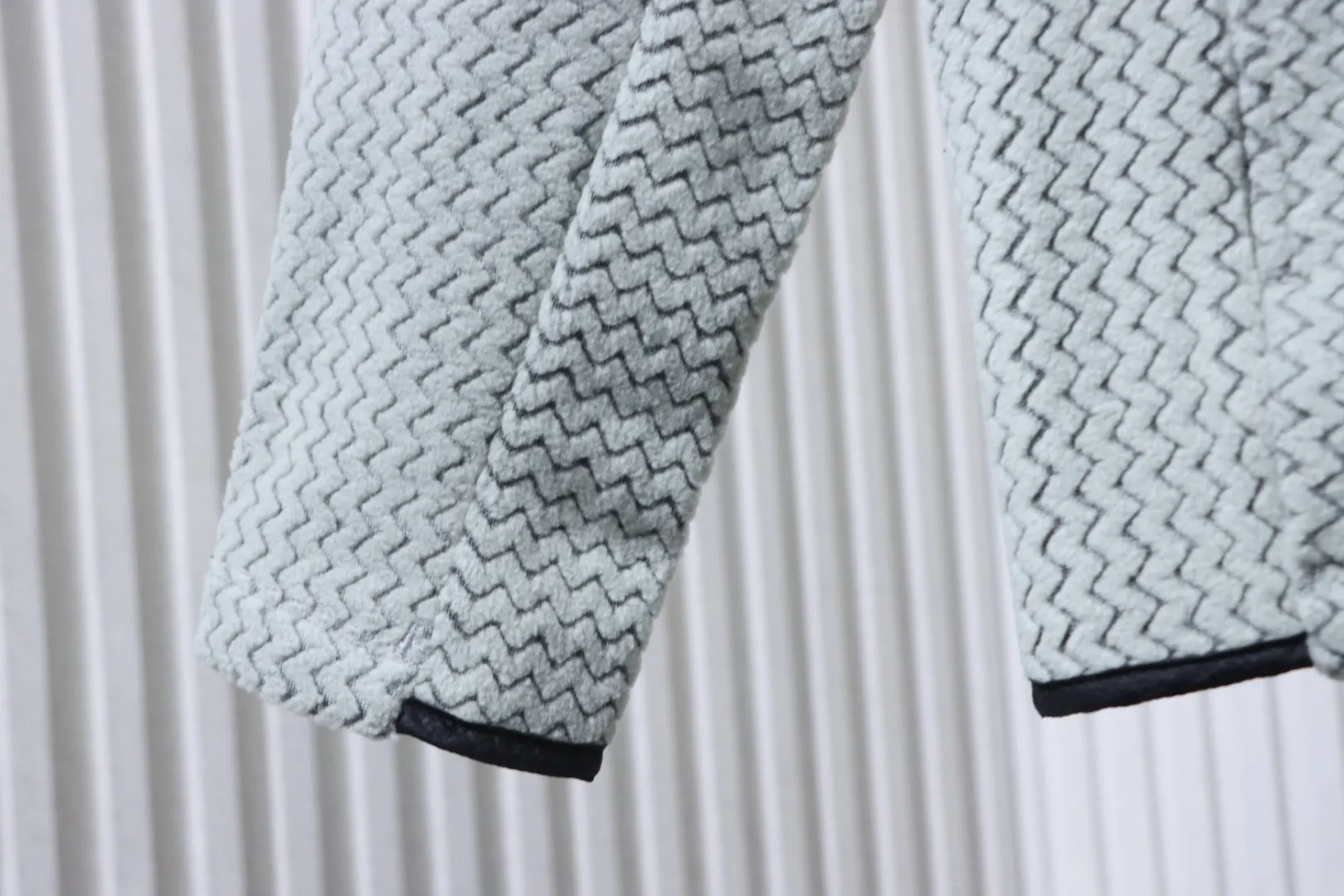 Long Sleeve Detail