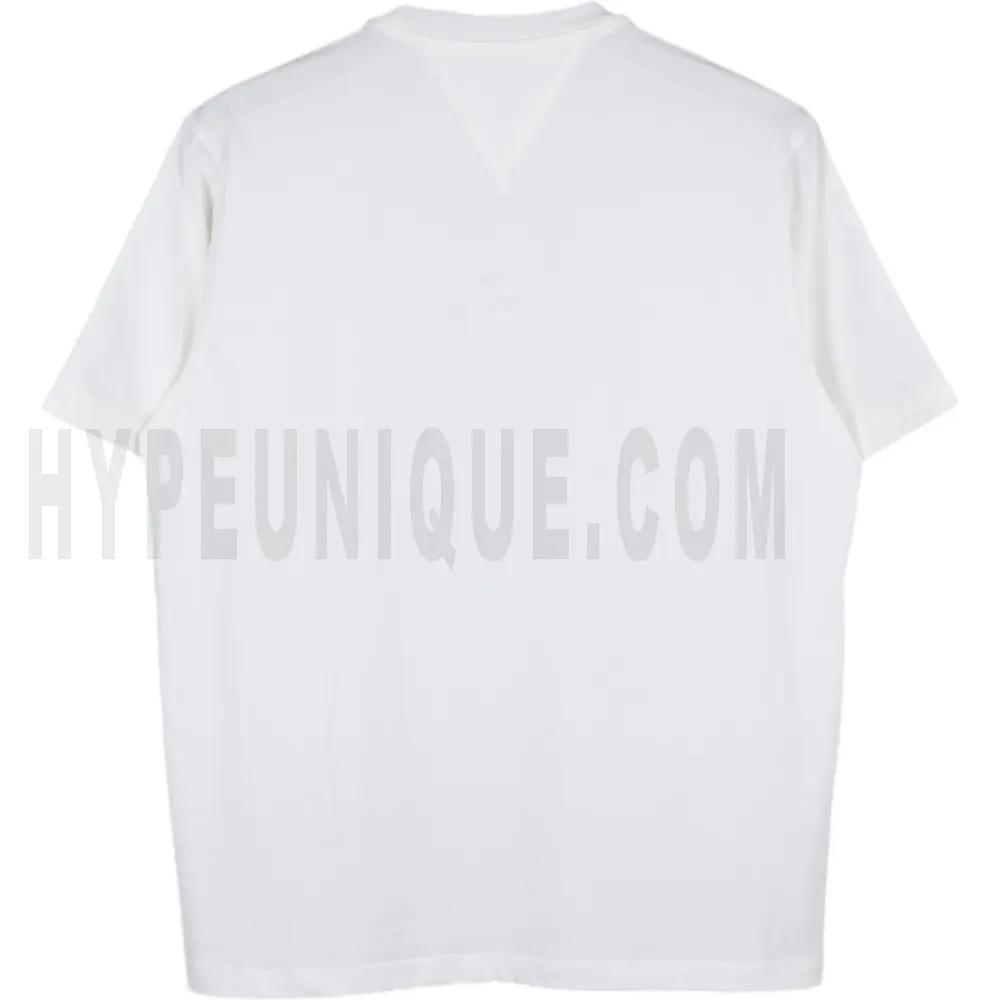 The back of the white clothes