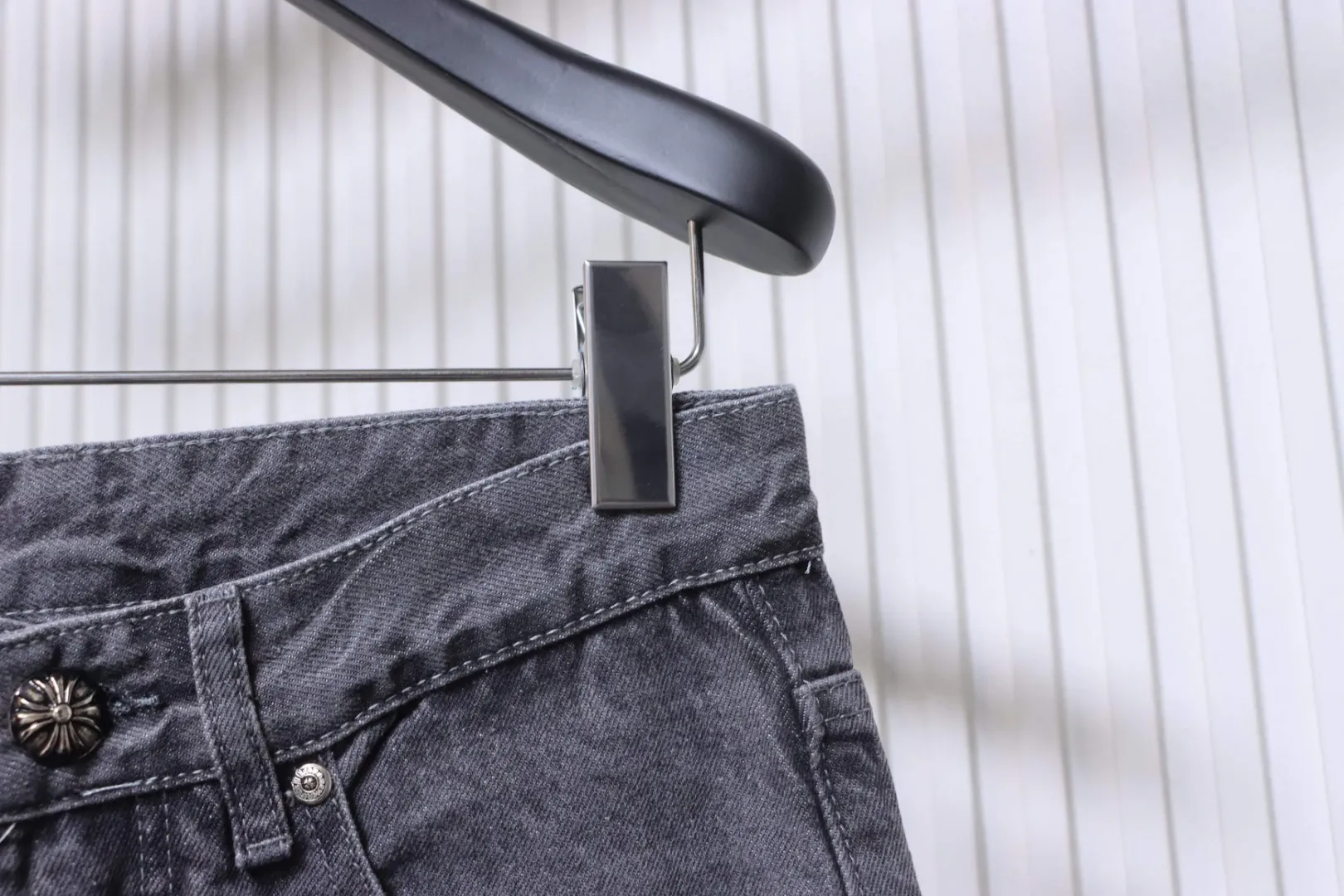 Half View Waistline