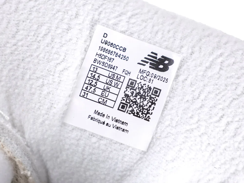 New Balance 9060 Bisque Sea Salt size label detail