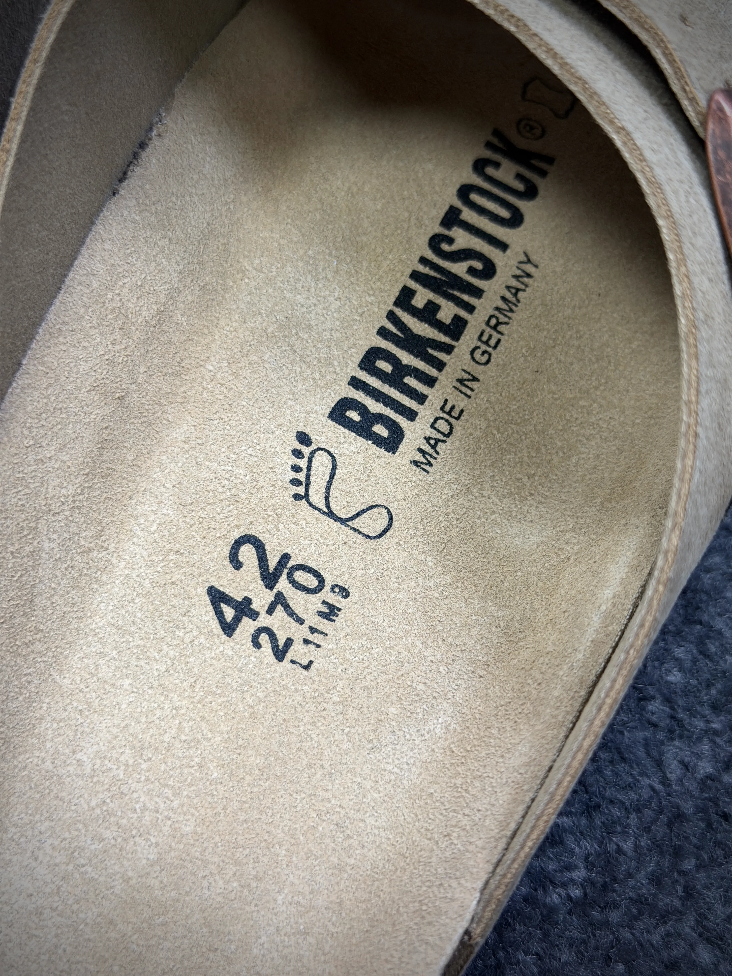 Foot Bed anad Brand Logo Detail