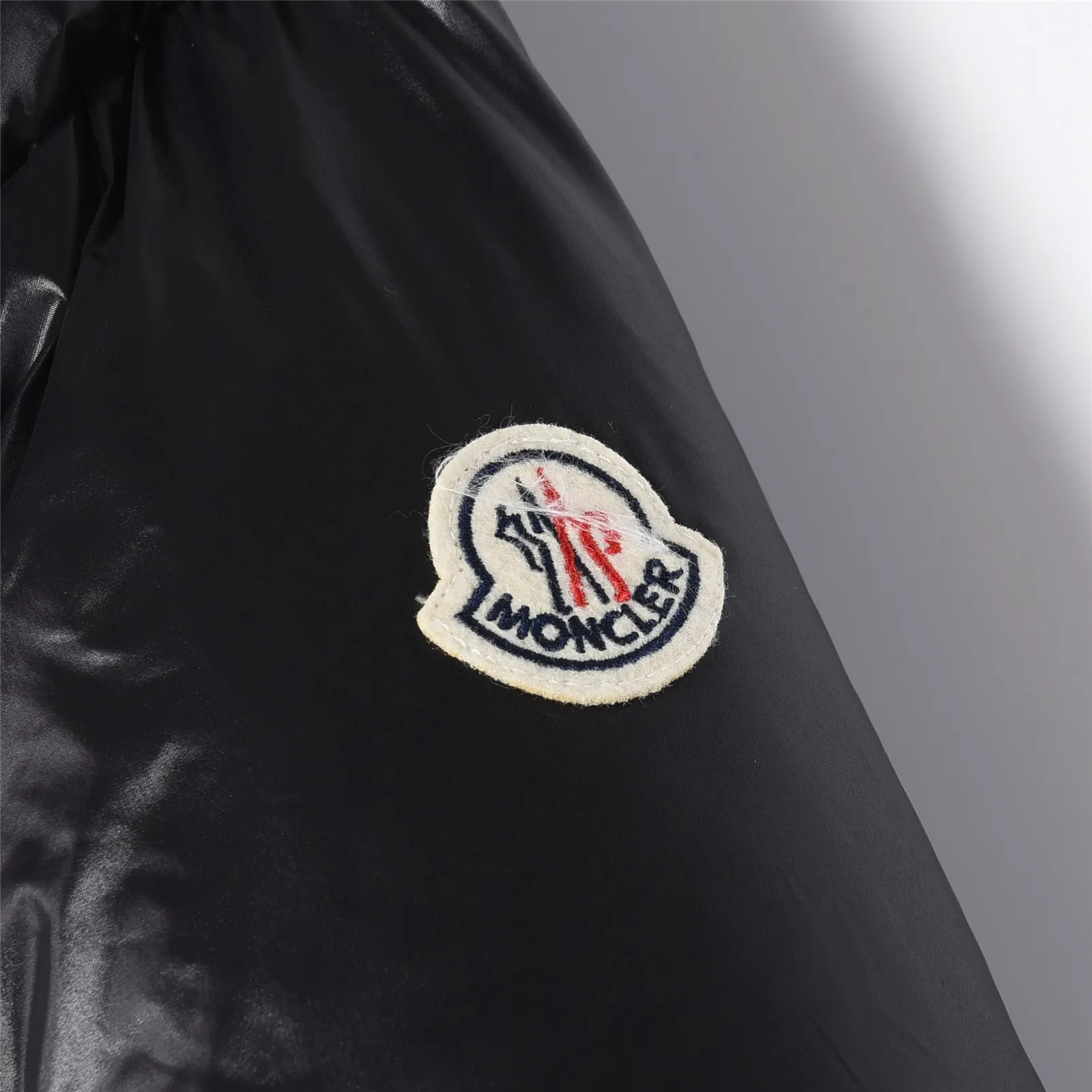 Shoulder Logo Detail
