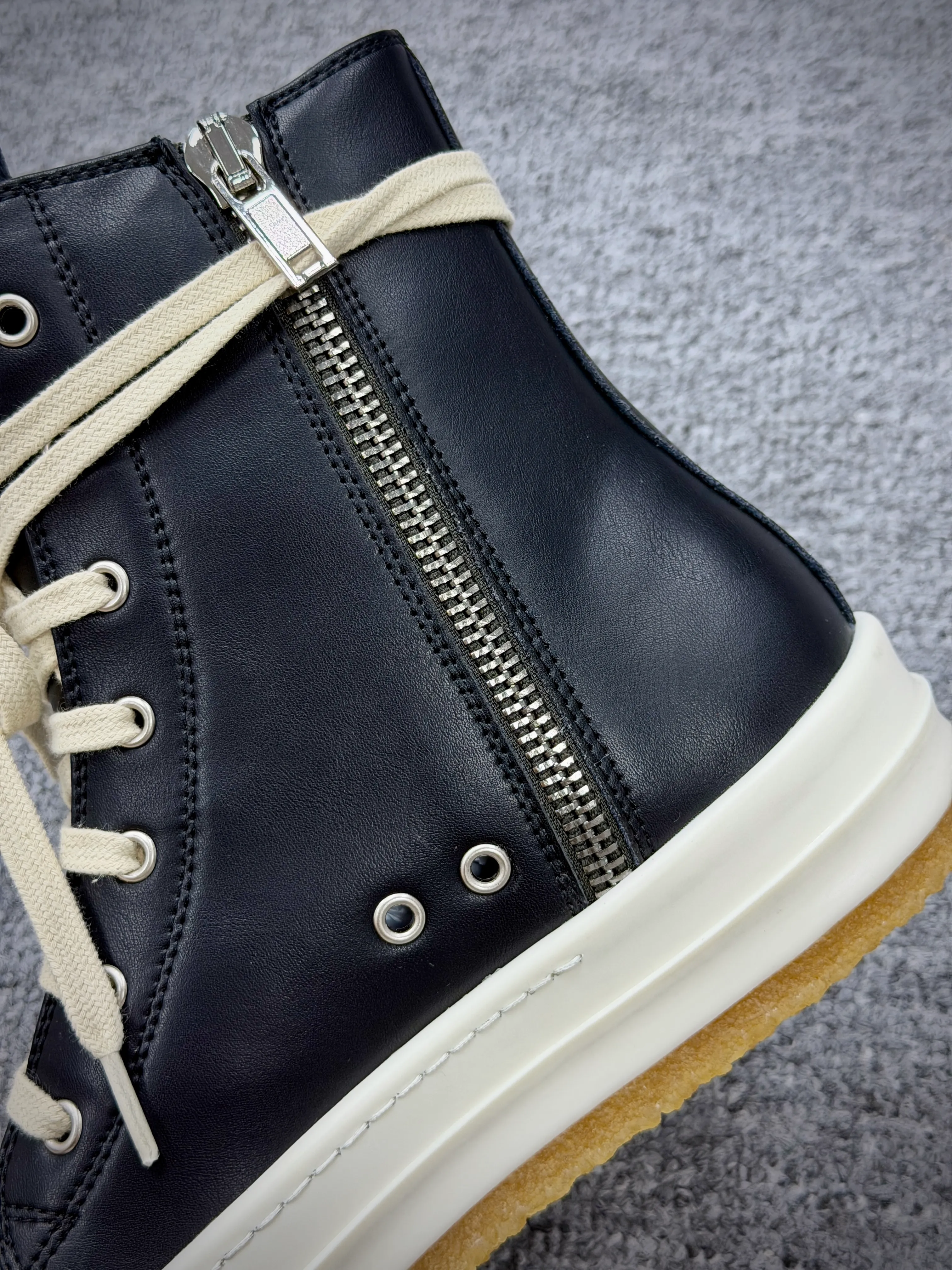 Side Zipper Details