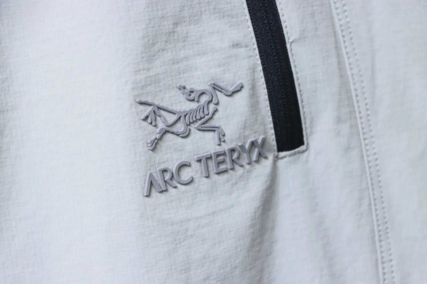 Logo Detail