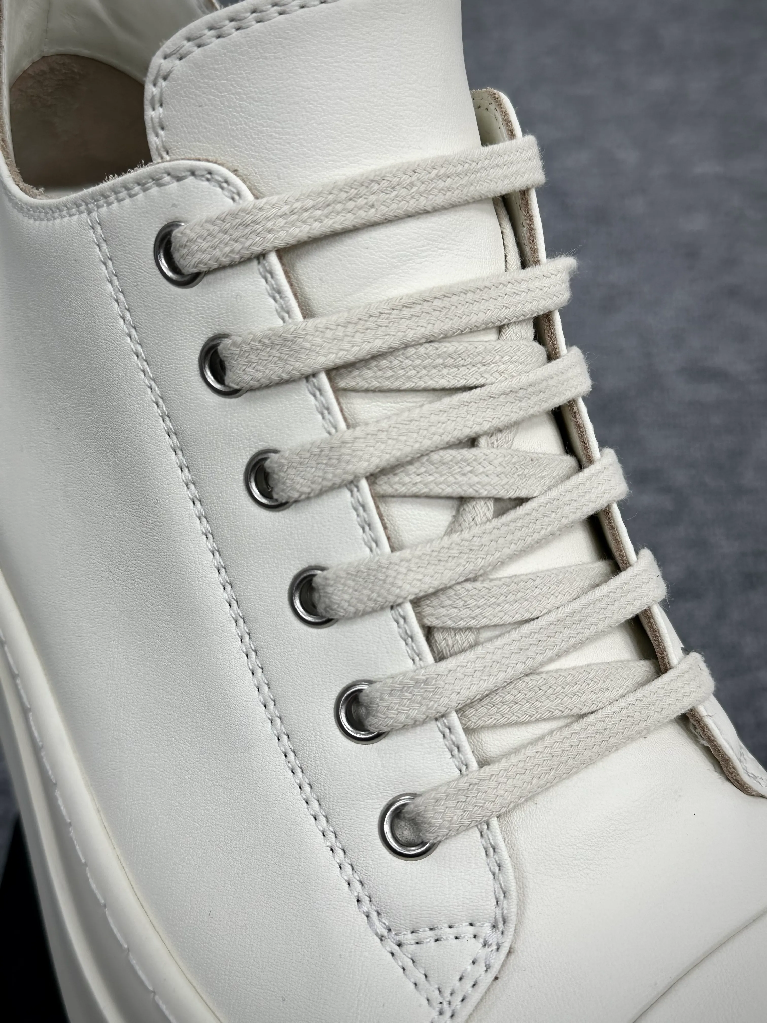Shoelace Details