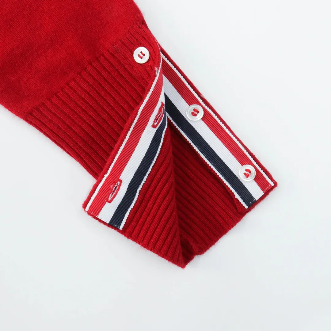 Sleeve cuff Tri-color Details