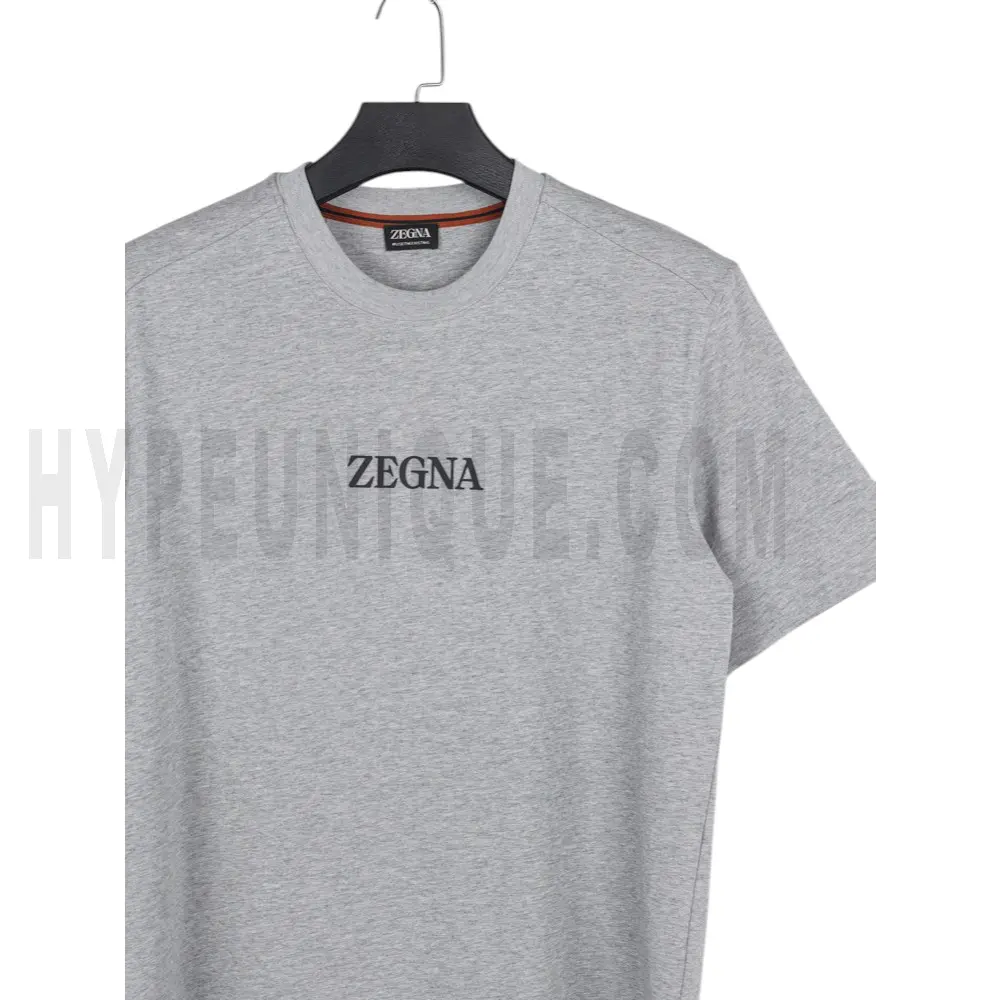 The front of the gray clothes
