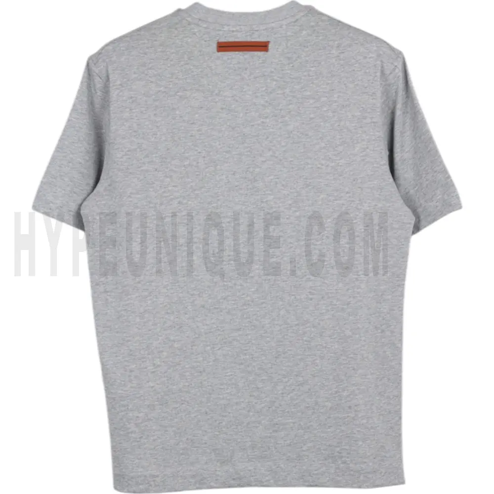 The back of the gray clothes