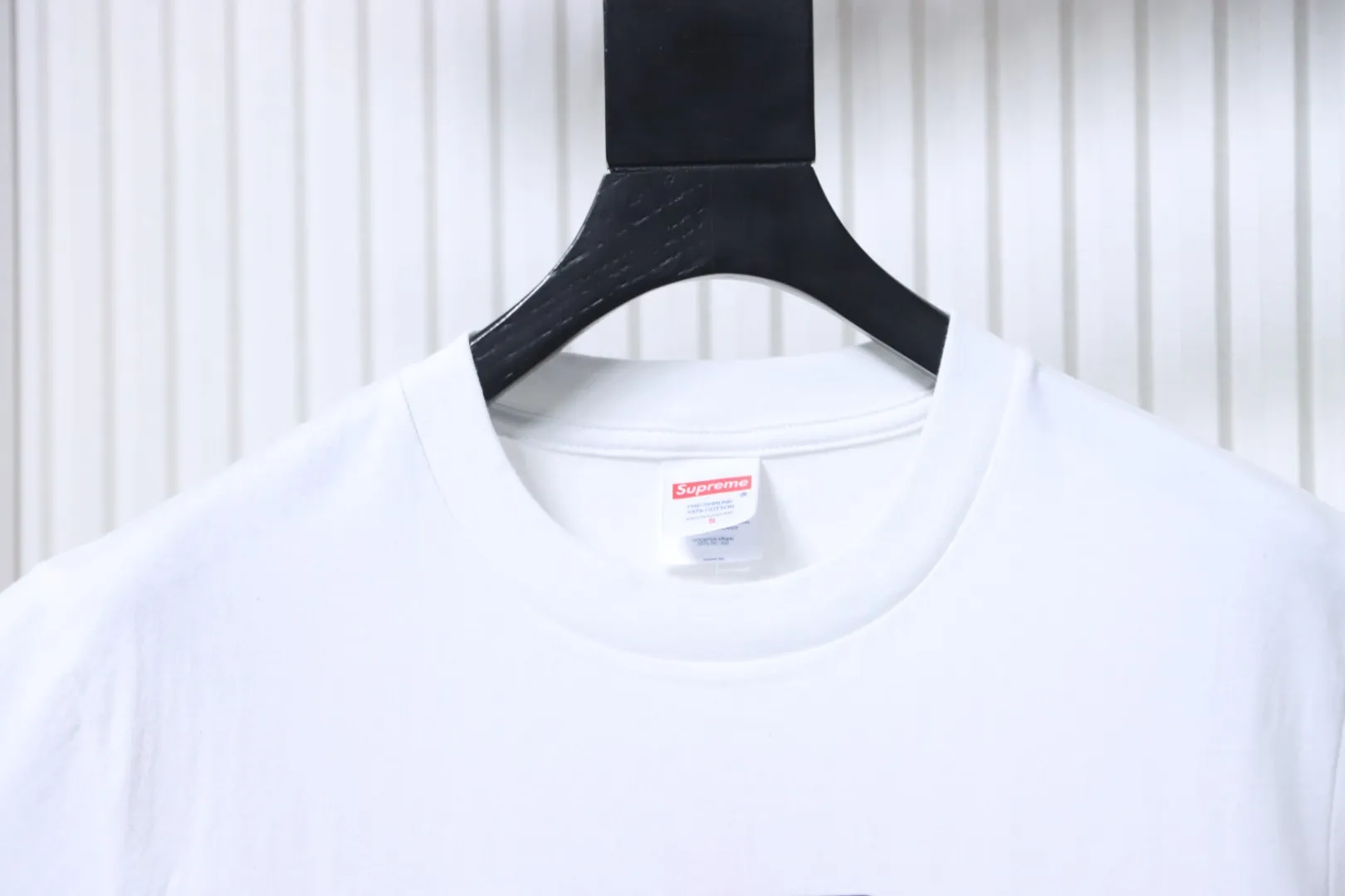 Neckline