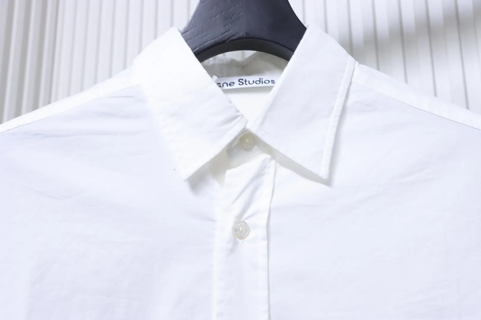 Collar Detail