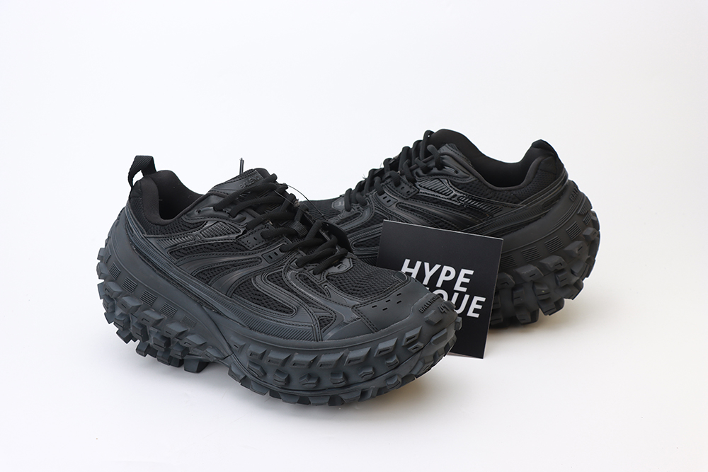 DEFENDER BLACK