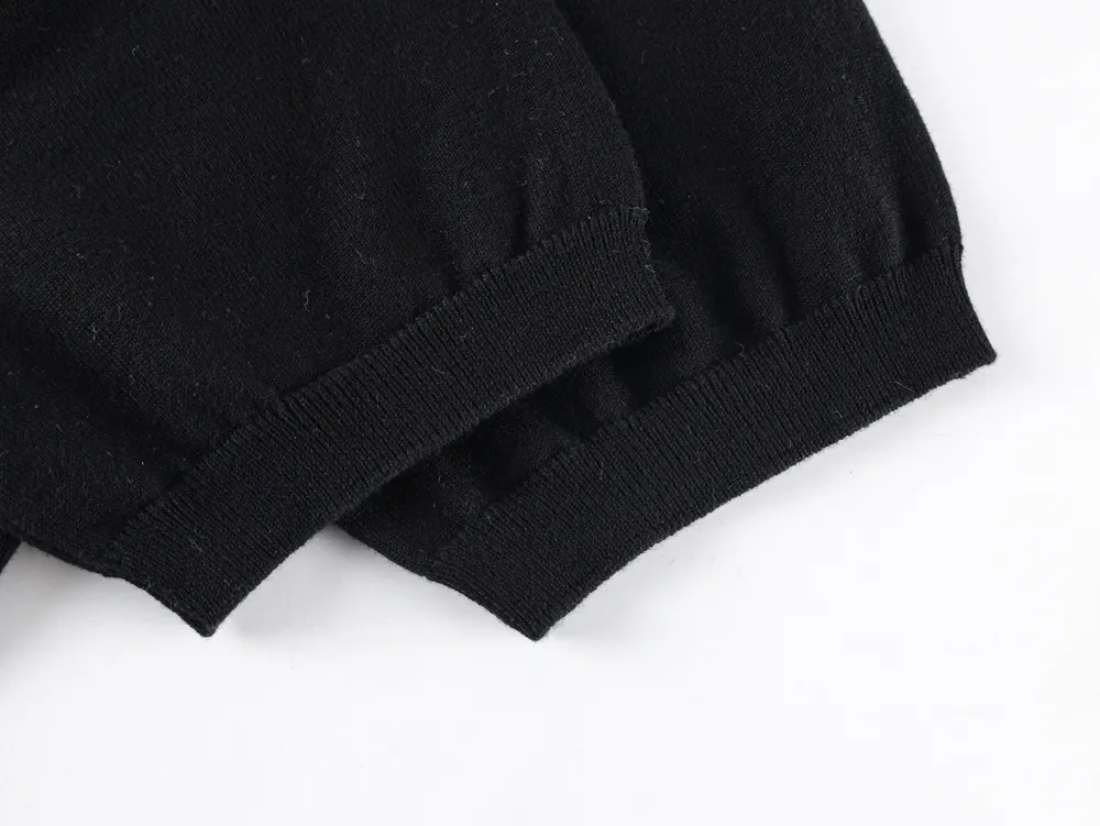 Sleeve