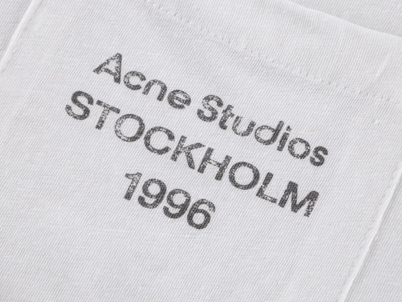 Displaying the brand name and year.