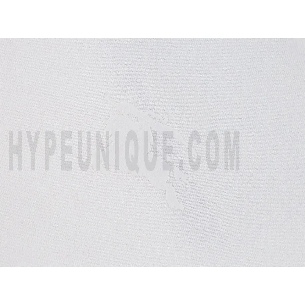 Front graphic print on the garment