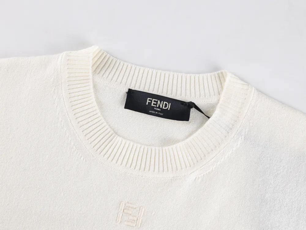 Neckline
