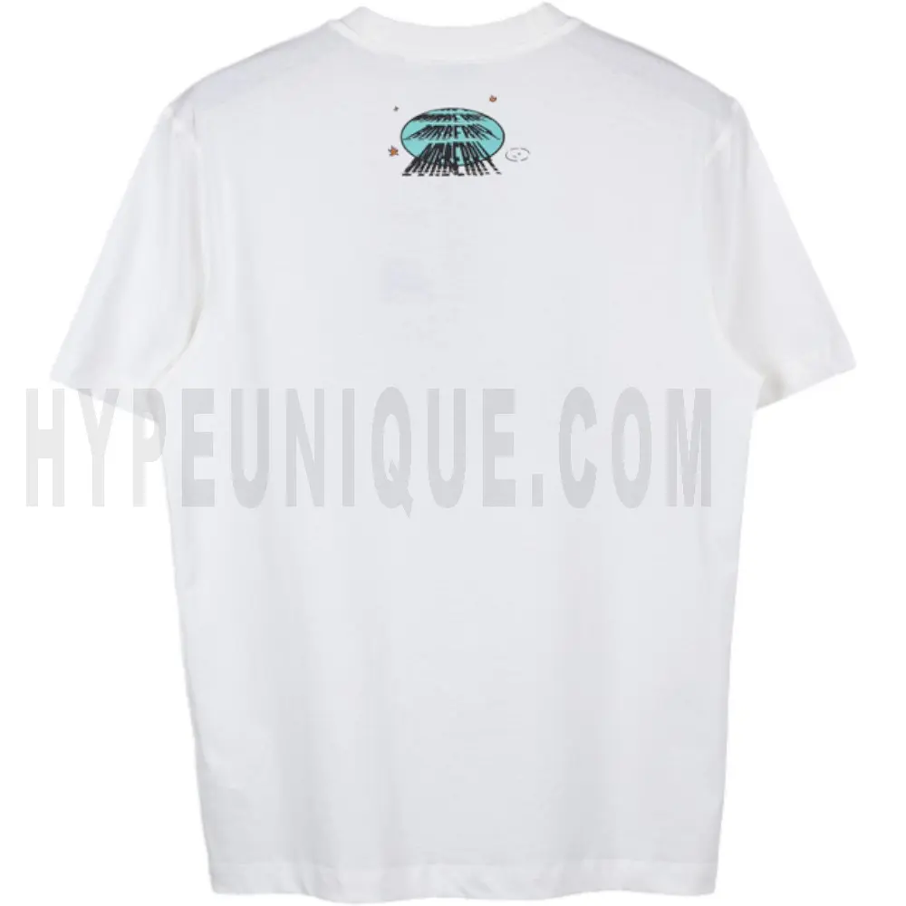 The back of the white clothes