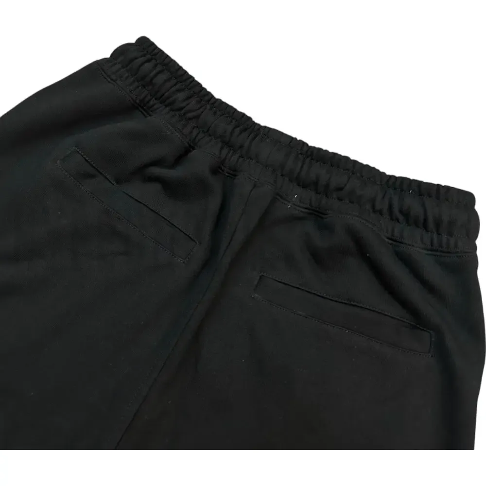 Elastic waistband detail image of the pants