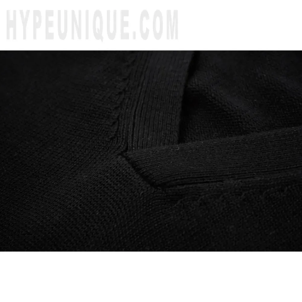 Precision-cut with wrinkle-resistant soft fabric.