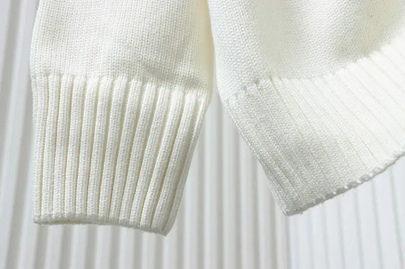 AMI Embroidered Micro-Label Heart Cardigan Sweater Sleeves