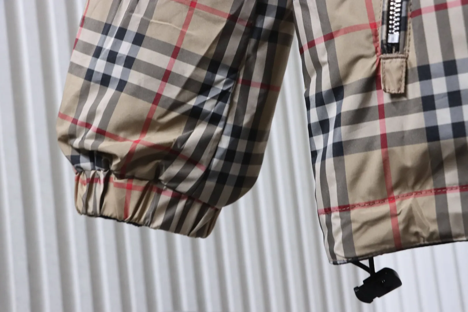 Long Sleeve Detail