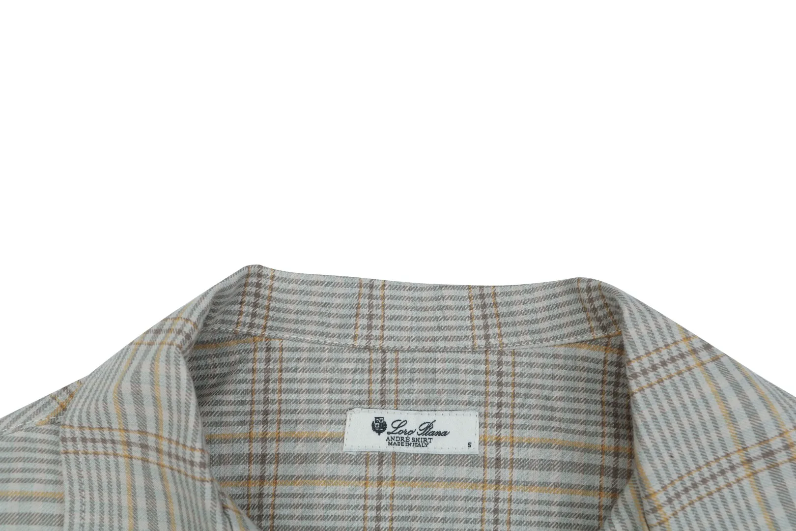 Close-up Neckline
