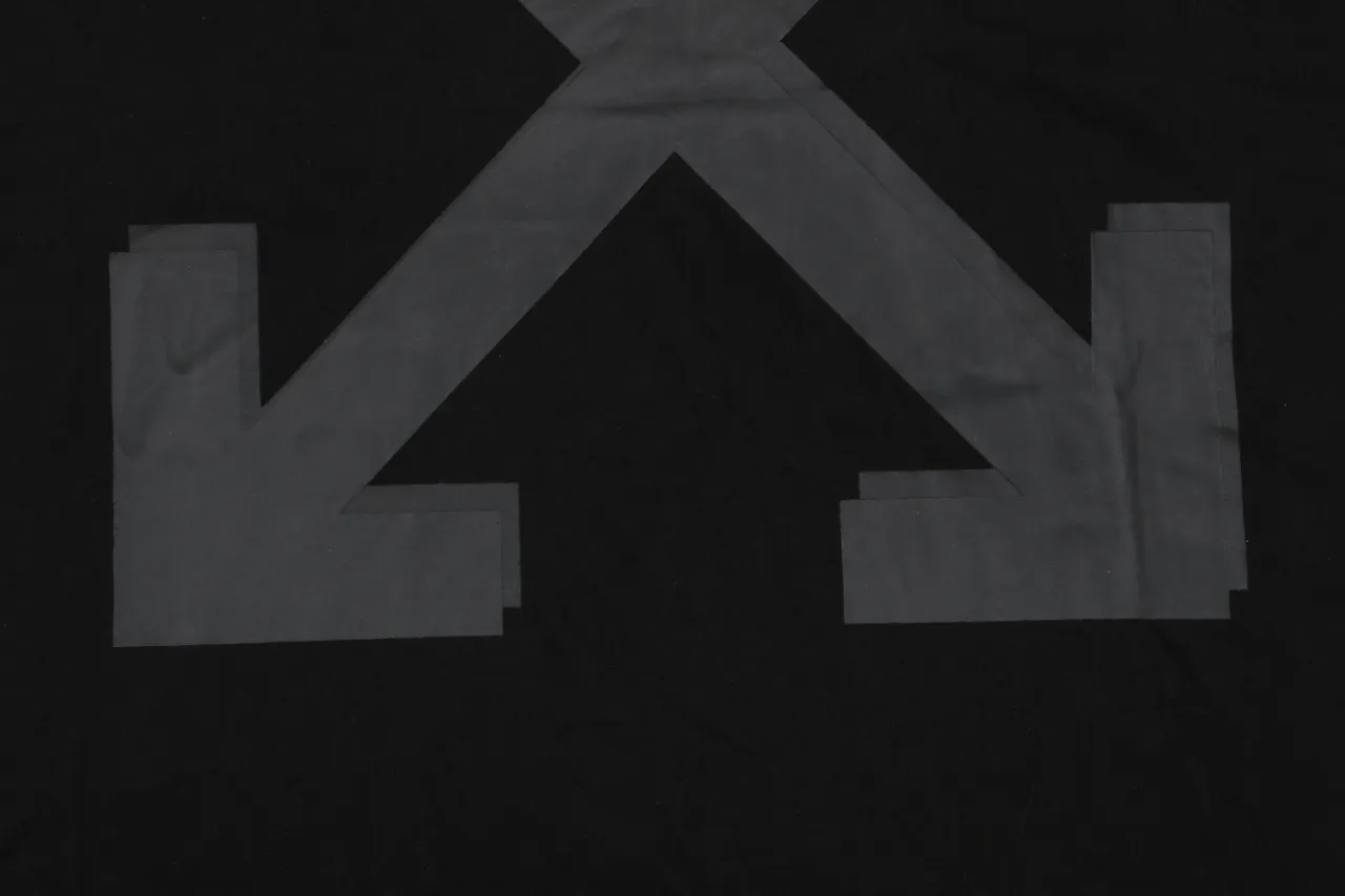 Logo Arrow Print