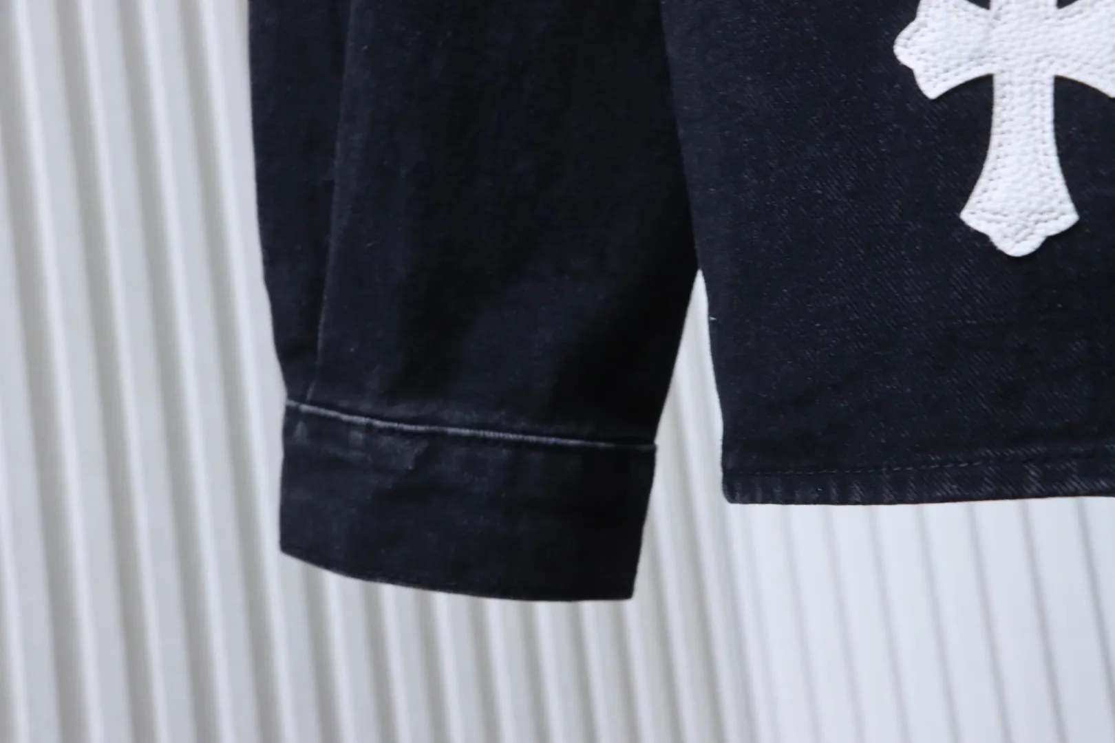 Long Sleeve Detail