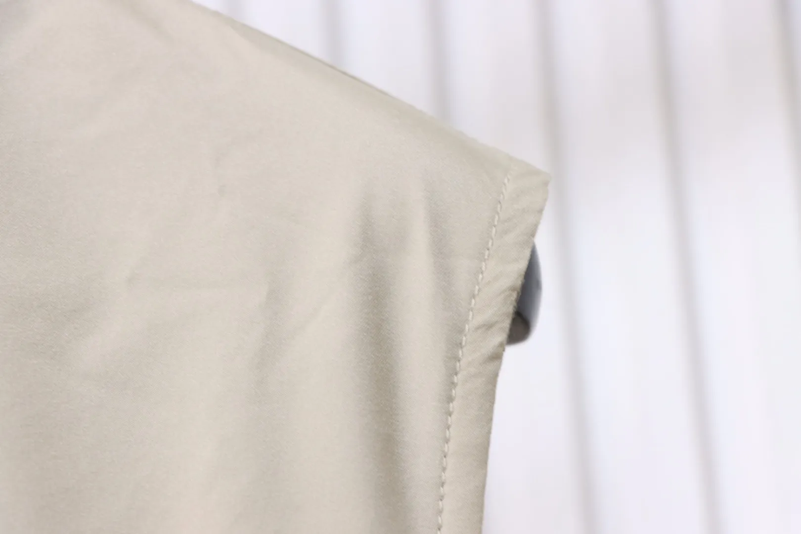 Sleeveless Right